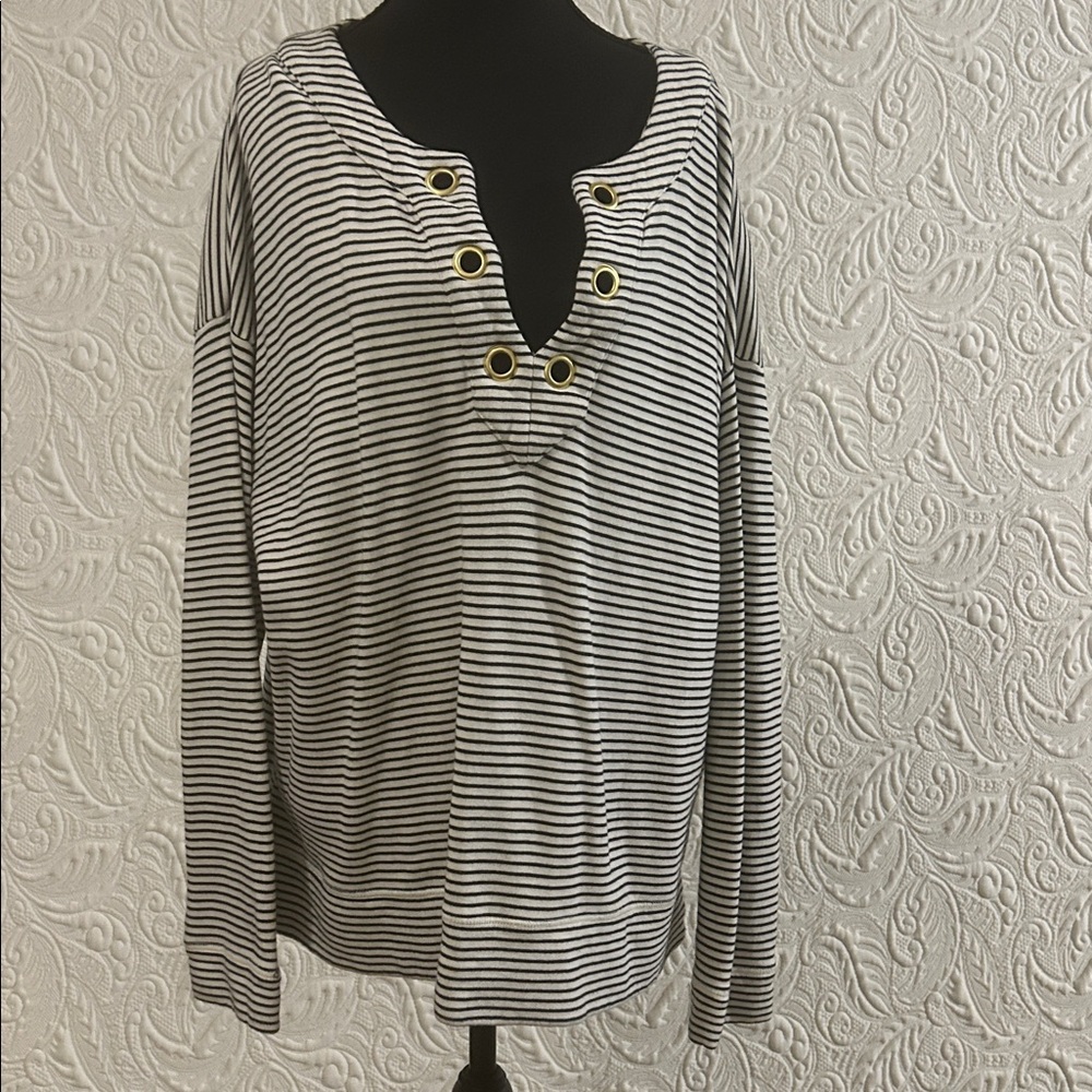 Vineyard Vines Black and White Striped Top